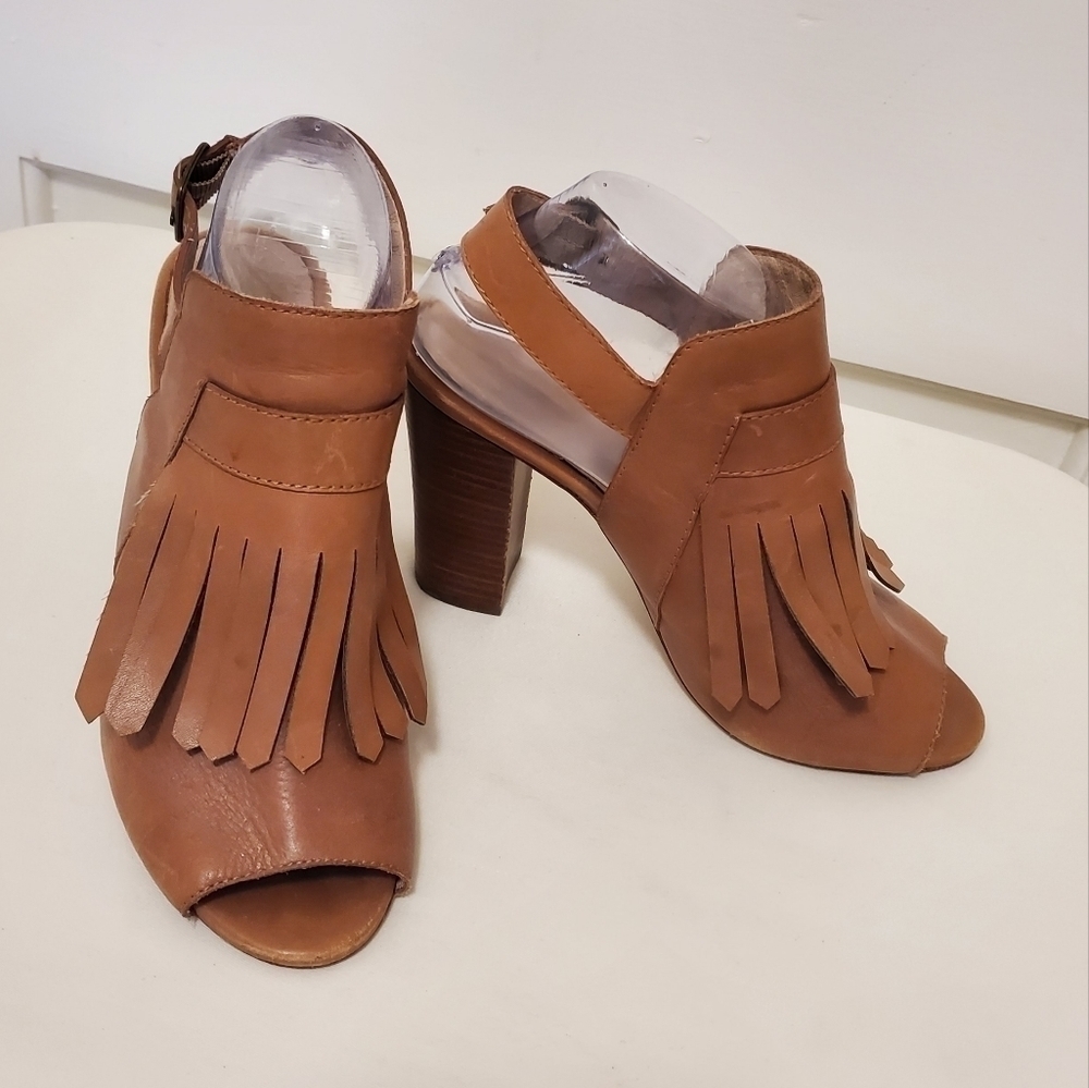 Pour LA Victoire Fringe Peep Toe Leather Sandals Size 9M